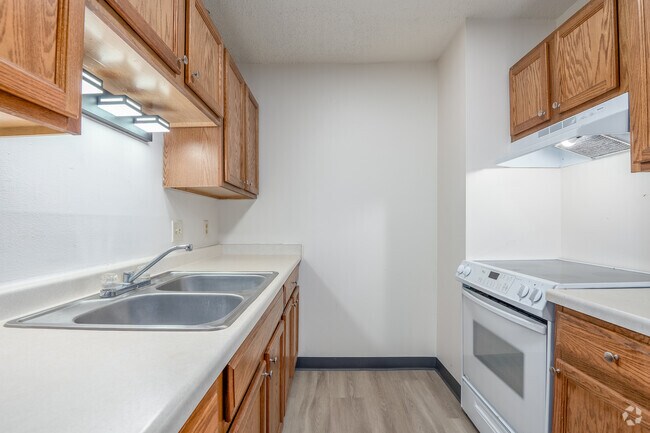 1BR, 1BA - 550SF - Kitchen