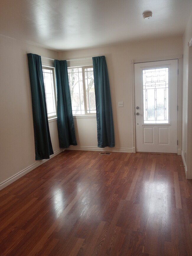 Photo - 44386B Silver Valley Rd