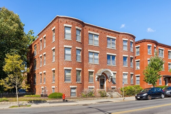 Building Photo - 550 Main St Unit 6