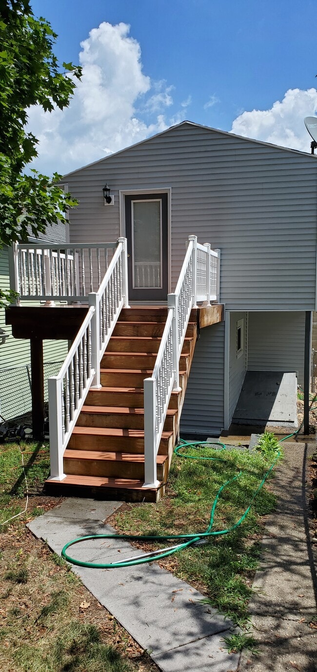 Rear deck - 410 Morton Ave Unit 410 Morton Ave