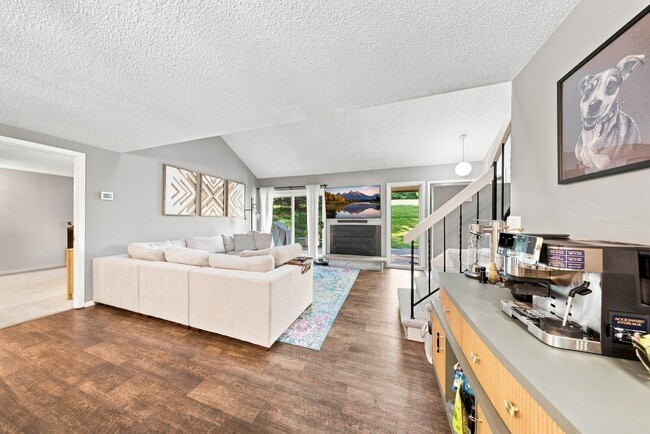 2133 Tamarin Trail