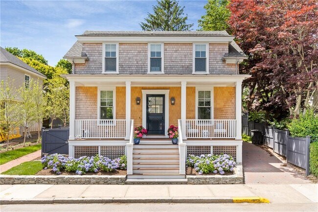 Photo - 81 Roseneath Ave