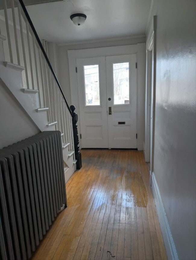 Photo - 258 Essex St