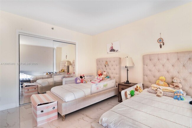 Photo - 1000 W Island Blvd Unit 1404
