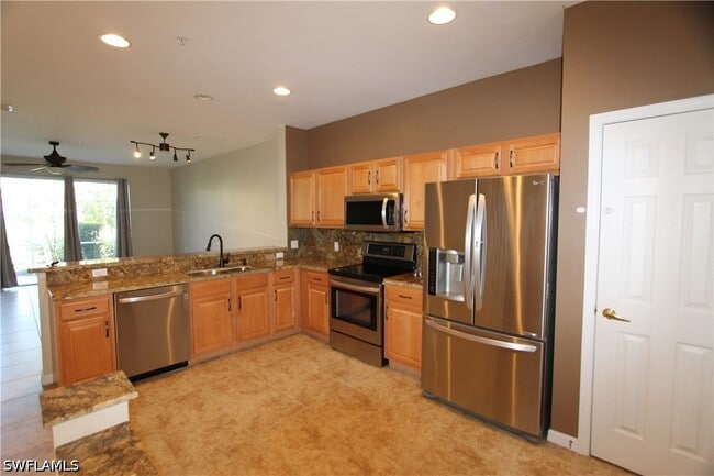 1056 Hampton Cir