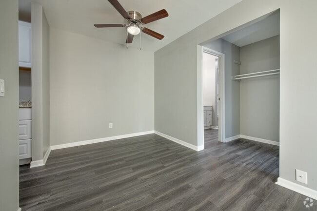 1BR, 1BA - 740SF