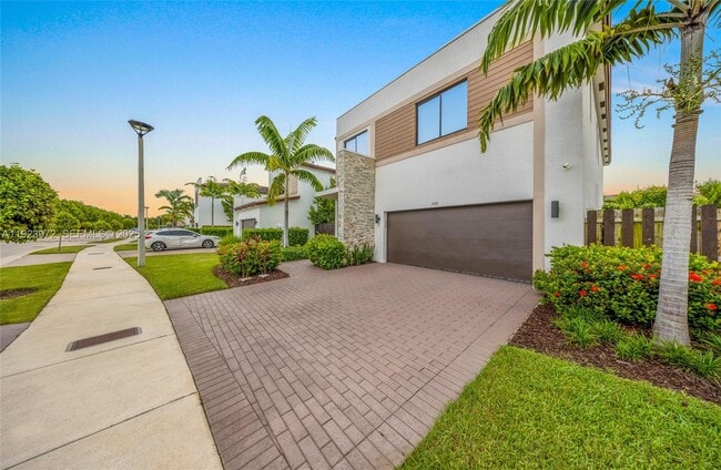 Photo - 268 NE 210th Way