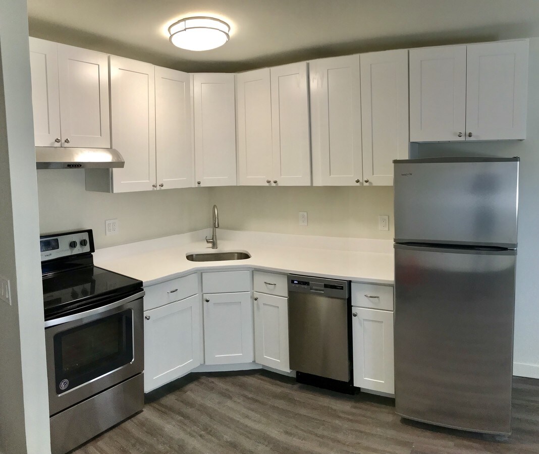 Photo - 320 7th Ave Apartments