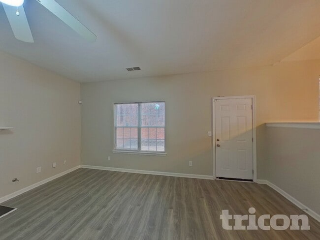 Photo - 3250 Diamond Blf