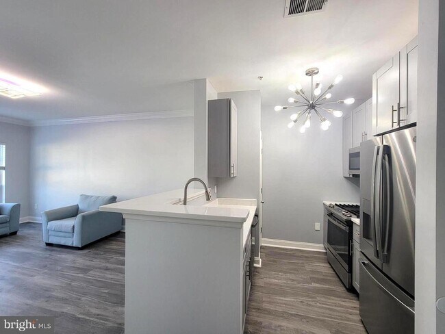 Photo - 4850 Eisenhower Ave Unidad 418