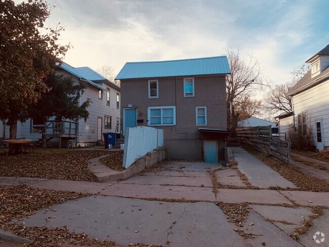 Building Photo - 719 S Edmunds St Unit 3 Rental
