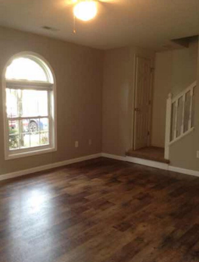 3351 S Oaklawn Cir