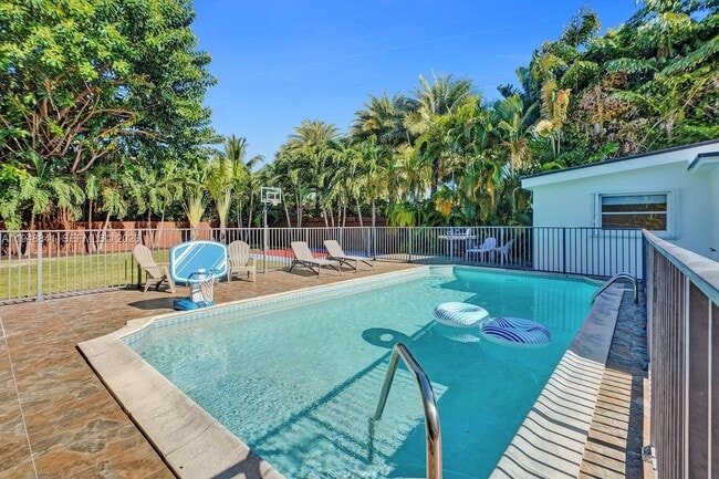 Photo - 3757 Prairie Ave