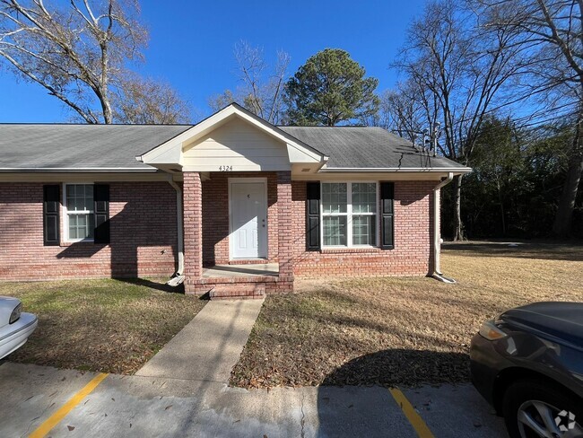 Building Photo - Cozy 2 Bedroom 2 bath Rental