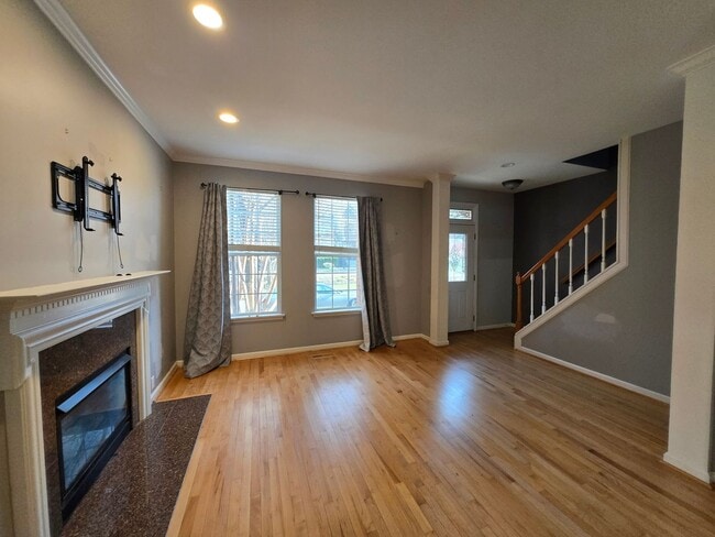 Photo - 929 Weninger Cir