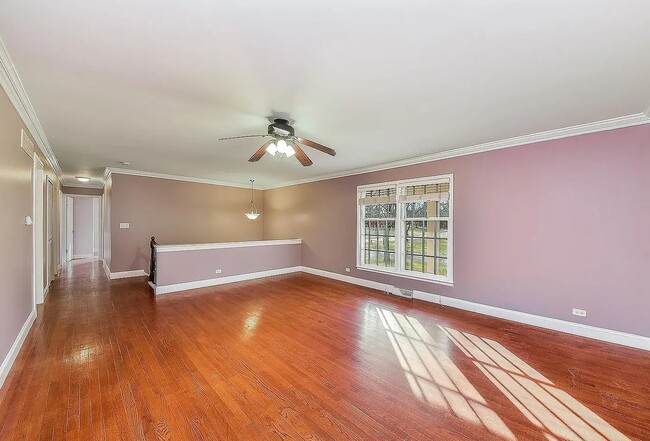 Photo - 6S359 Greenwich Ct
