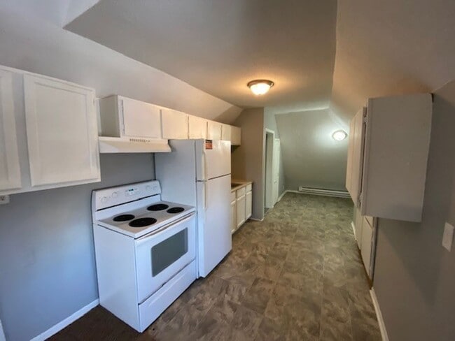 Building Photo - 783 6th St E Unit 4