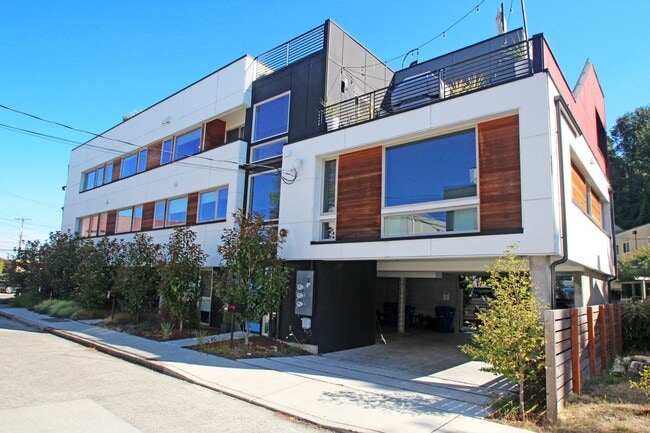 Photo - LUXURY ALKI 3 BED TOWNHOME FOR RENT W EXPANSIVE WATER VIEWS!