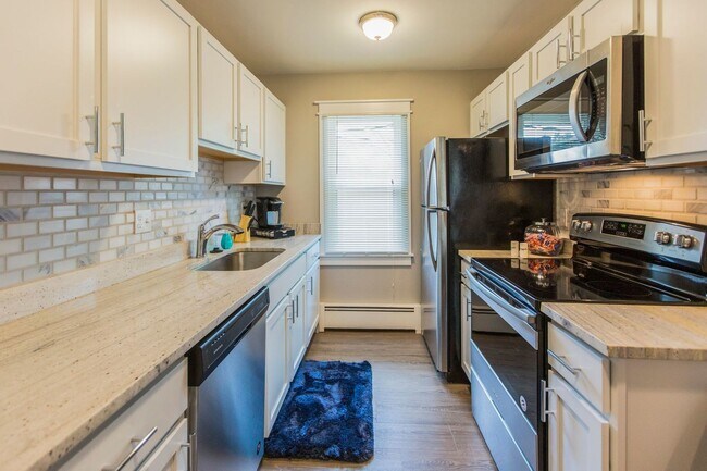 Photo - COMPLETELY UPDATED RANCH STYLE PRIVATE ENT...