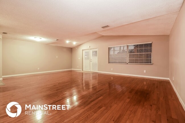 Photo - 2053 Whitney Dr