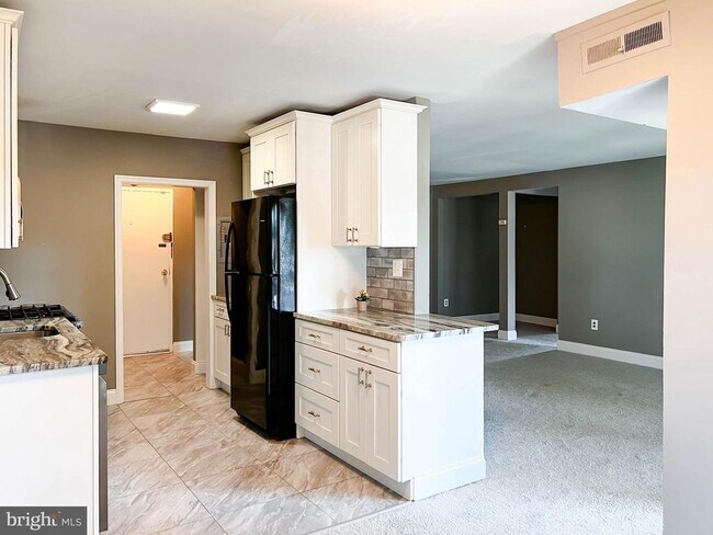 Photo - 3825 St Barnabas Rd Unidad T-202