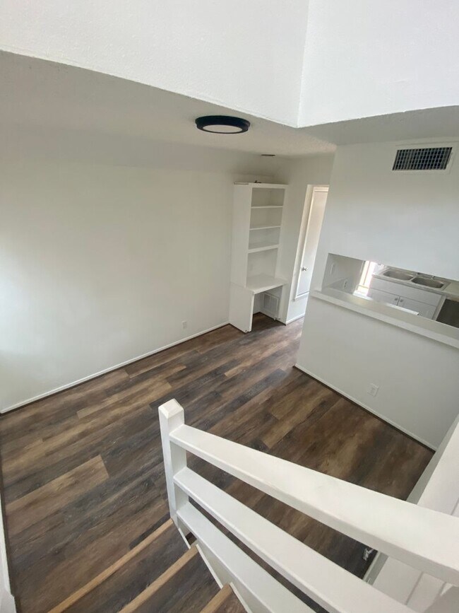 Photo - West Campus 1x1