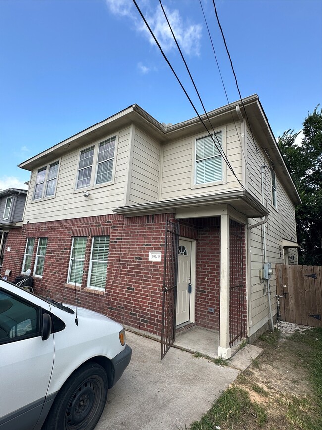 Photo - 6942 Paris St Unit B