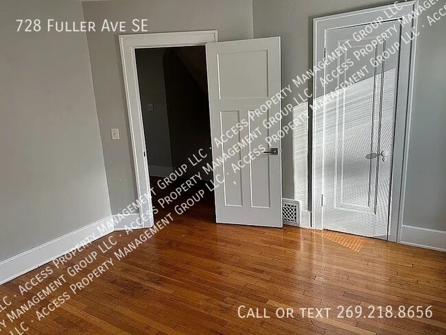 Photo - 728 Fuller Ave SE