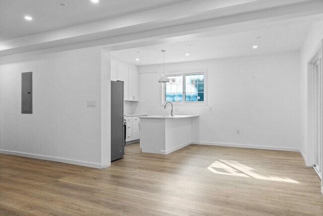 Photo - 172 Lexington Ave Apartment Unit 1