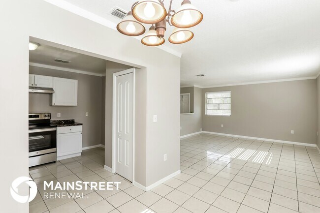 Photo - 381 NE 164th St