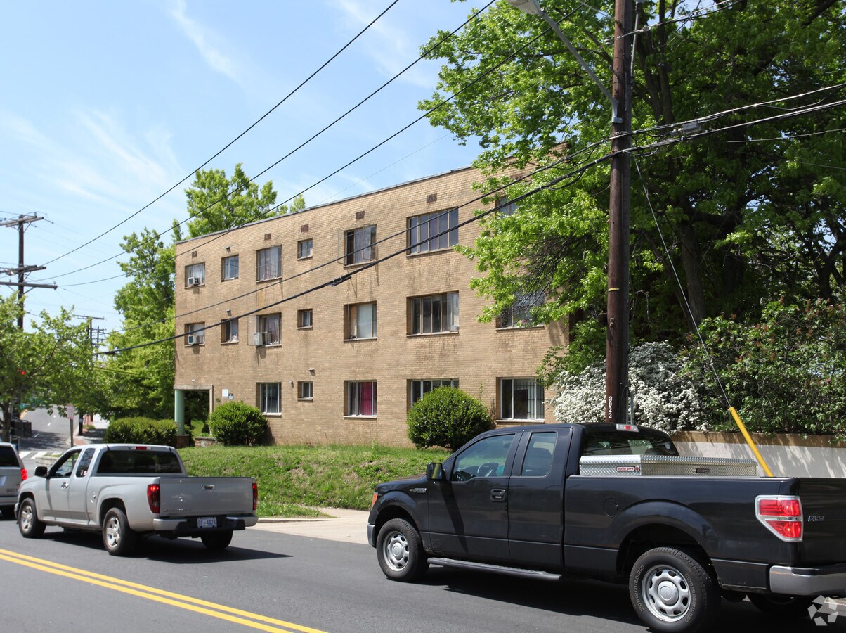 Photo - 1240 Rhode Island Ave NE