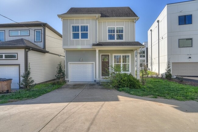 Building Photo - 908 Youngs Ln
