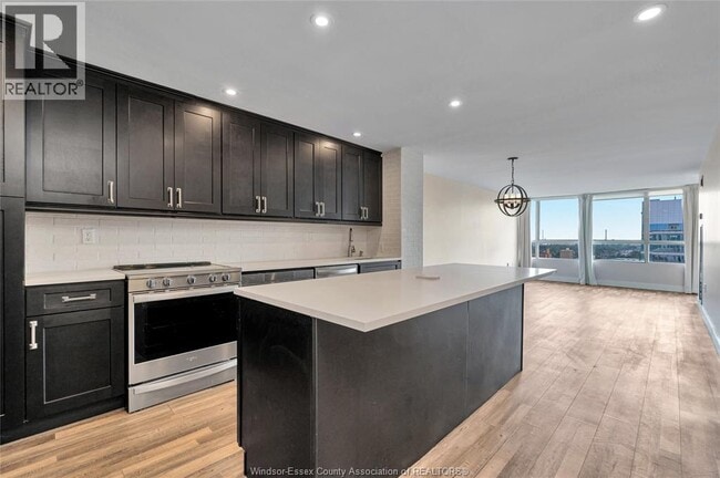 Photo - 75 Riverside Dr E Unit 1902