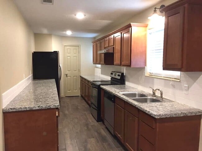 Photo - 8341 Oakdale Dr