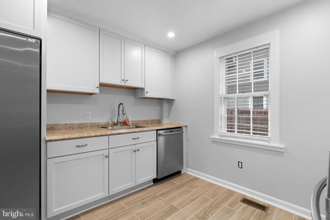 Photo - 715 Anderson Ave