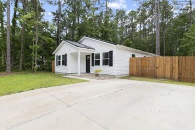Photo - 629 Walnut Dr