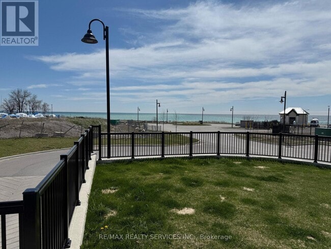 Photo - 50 Lakebreeze Dr Unit 229