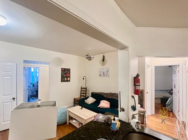62 Egmont St Unit 1