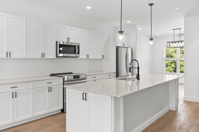 Photo - 635 Main St Casa