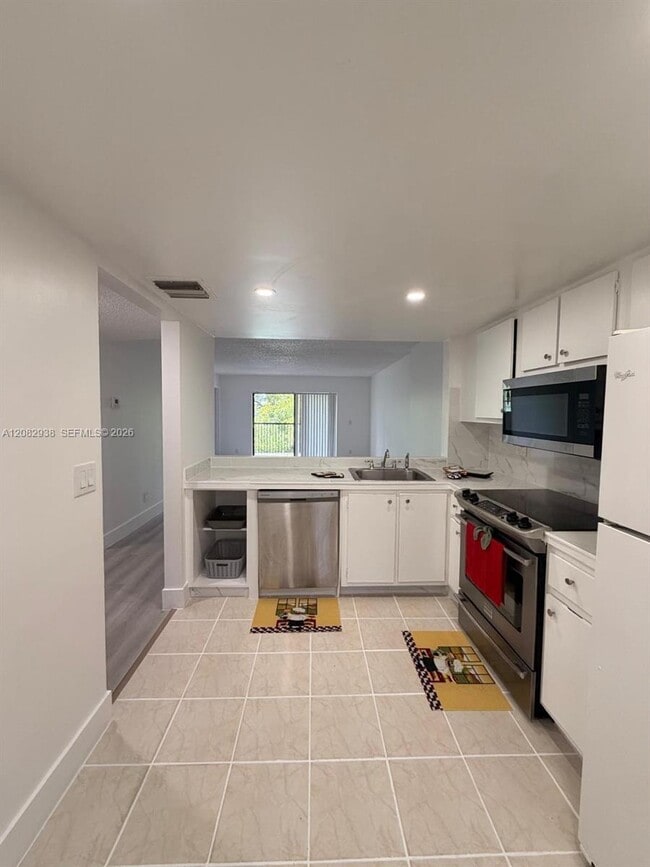 6575 W Oakland Park Blvd Unit 303