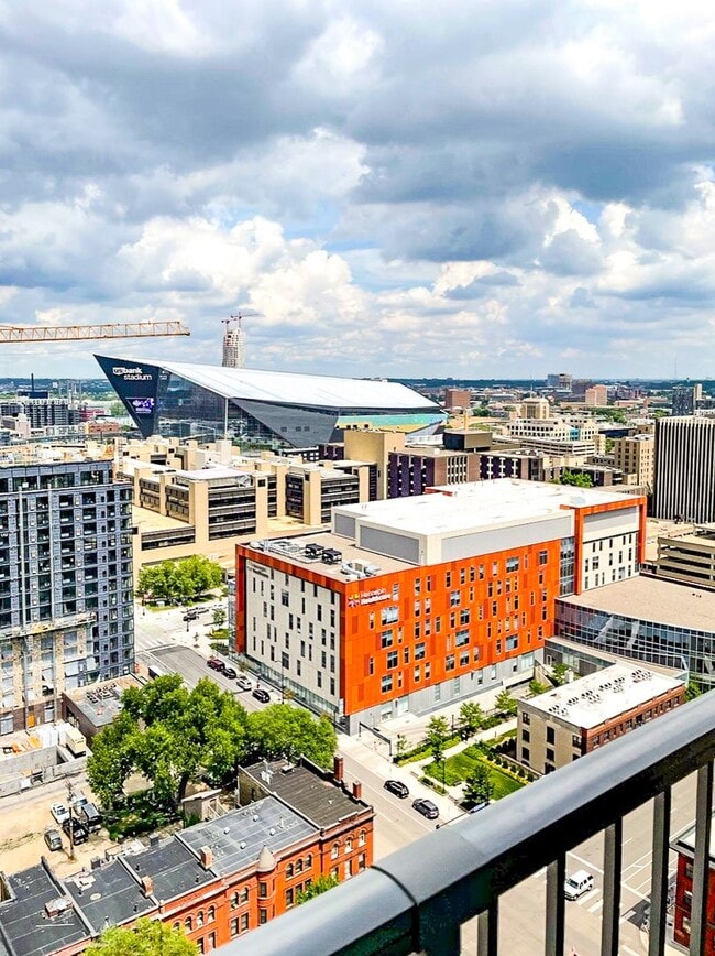 Building Photo - 21st Floor Corner Unit | Downtown Luxury Living w/ Balcony, Parking & Amenities