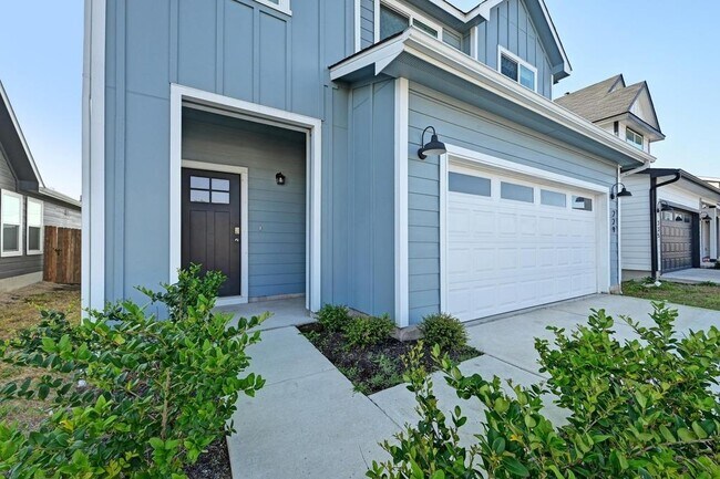 Photo - 229 Frogmore Lp