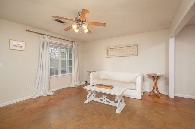 Photo - 127 Darby Way