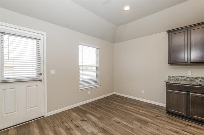 Photo - 1600 Maroon Dr