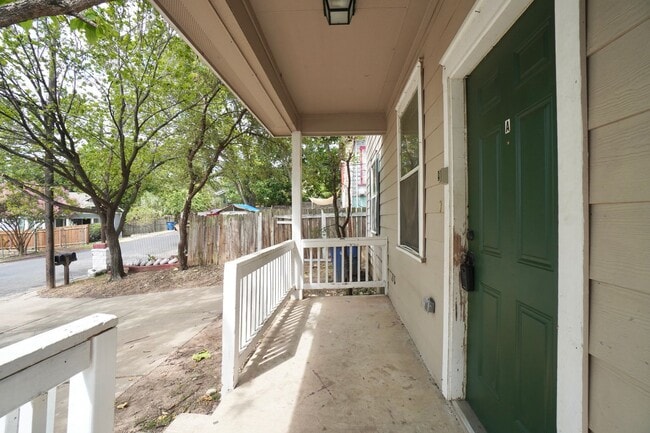 2506 E 8th St Unit A