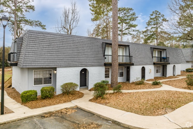 Building Photo - 4690 Log Cabin Dr Rental