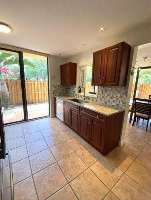 5705 Fox Hollow Dr