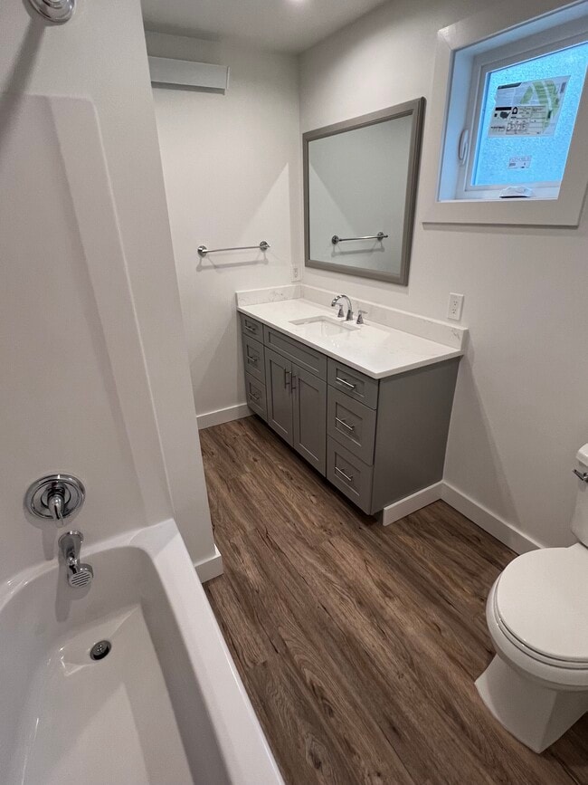 Photo - 616 E Myrtle St