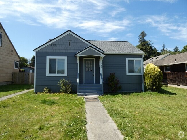 Building Photo - Charmingly Cozy Rental