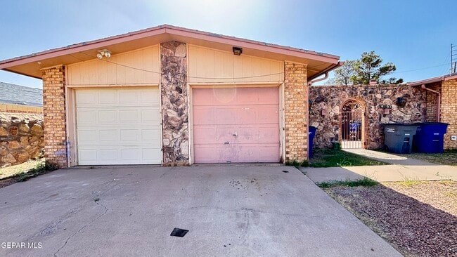 Photo - 4705 Frankfort Ave Townhome